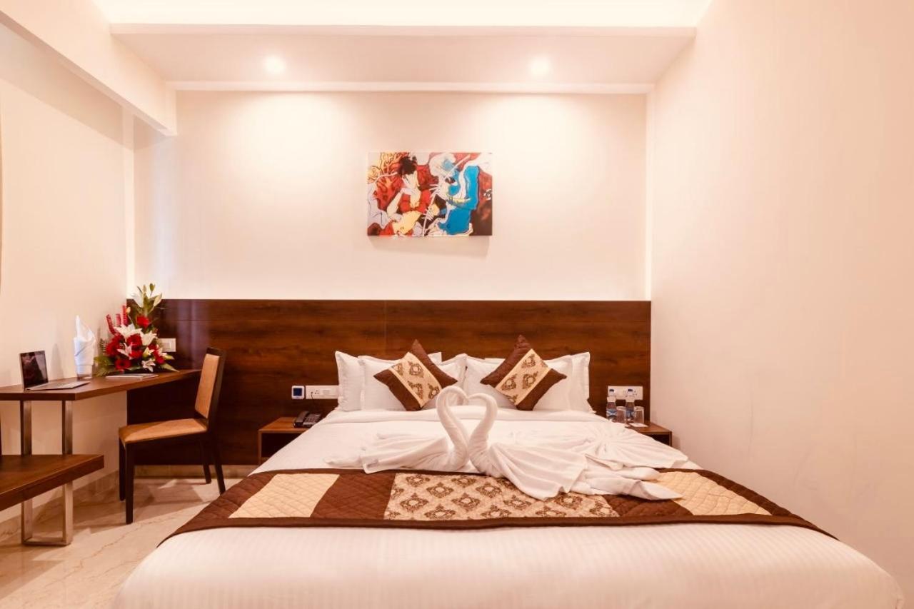 Hotel Crystal Inn Plaza Delhi Airport Új-Delhi Kültér fotó